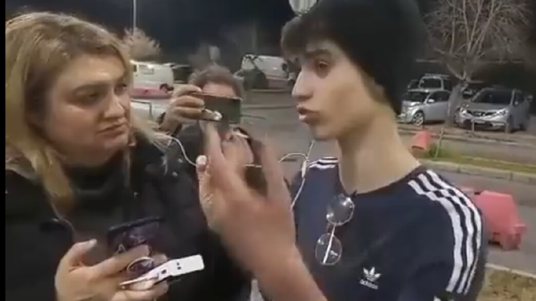Νεαρός στα Τέμπη