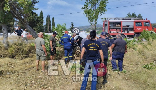 Σοβαρό τροχαίο στην Εύβοια - Ανατροπή αυτοκινήτου μετά από σύγκρουση με φορτηγό (ΦΩΤΟ)