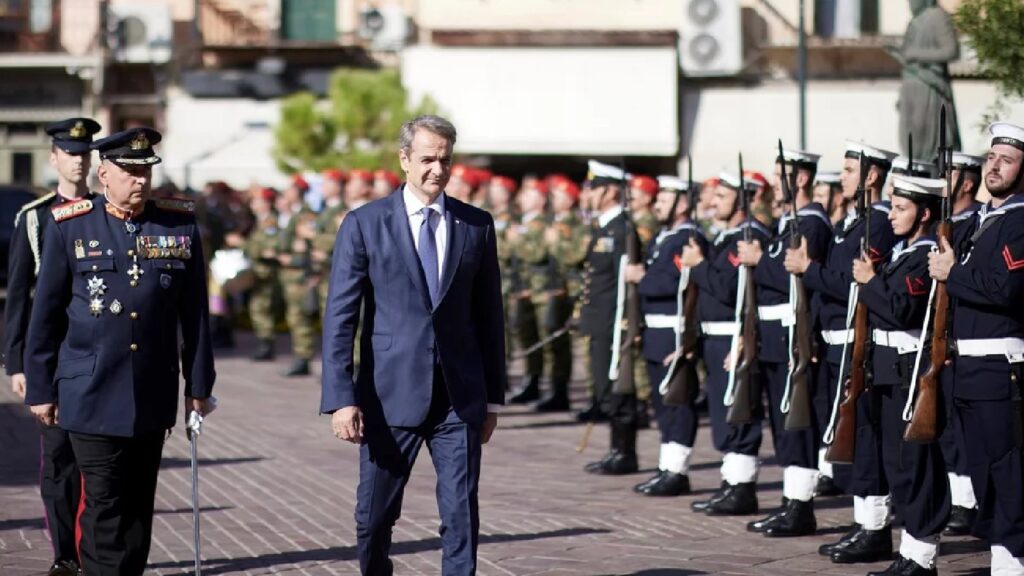 Στα Χανιά για την παρέλαση ο Κυριάκος Μητσοτάκης: "Η χώρα μας πυλώνας σταθερότητας σε μια ταραγμένη γειτονιά"