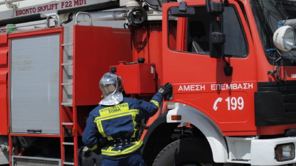 Ένας τραυματίας από σύγκρουση δύο νταλικών στη Θεσσαλονίκη