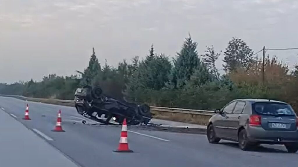 Τροχαίο δυστύχημα με ένα νεκρό στη Θεσσαλονίκη - Τρομακτικές εικόνες από το διαλυμένο αμάξι