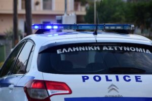 Συναγερμός στις αρχές: Εντοπίστηκε αυτοκίνητο με εκρηκτικά και όπλα στο κέντρο της Αθήνας