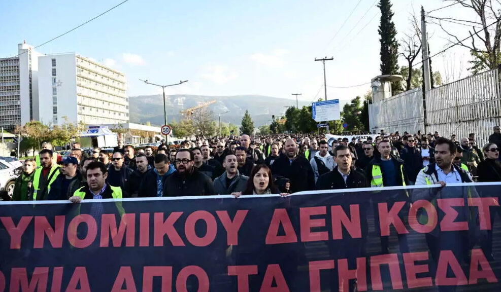 Χιλιάδες αστυνομικοί στους δρόμους μετά τον σοβαρό τραυματισμό του 30χρονου