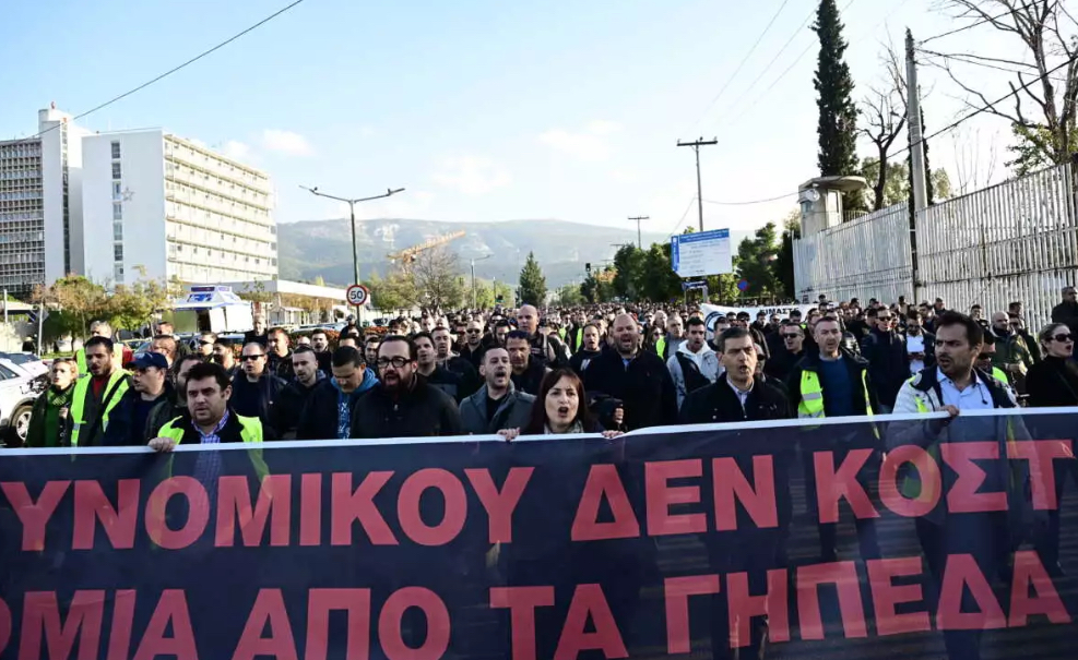 Χιλιάδες αστυνομικοί στους δρόμους μετά τον σοβαρό τραυματισμό του 30χρονου