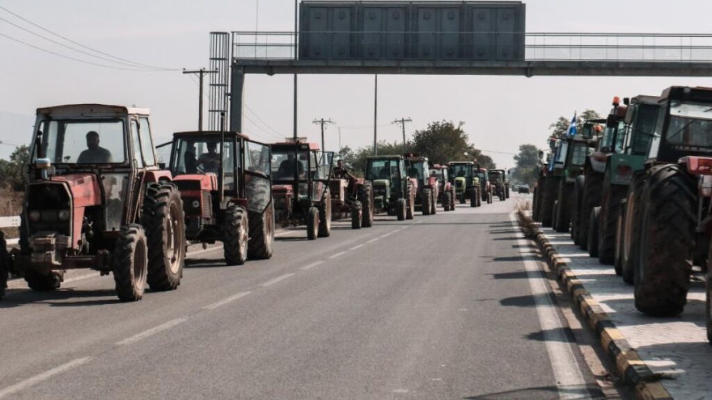 Οι αγρότες της Ευρώπης βγαίνουν αγανακτισμένοι στους δρόμους