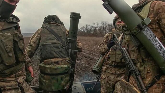 Ρωσία: Οι ΗΠΑ κινδυνεύουν να έχουν στην Ουκρανία την ίδια κατάληξη με τον πόλεμο στο Βιετνάμ