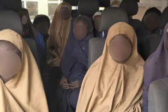 Νιγηρία: Διασώθηκε μια από τις μαθήτριες που είχαν απαχθεί από τζιχαντιστές πριν από δέκα χρόνια