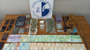 Συνελήφθη 26χρονος για κατοχή και διακίνηση κοκαΐνης και ακατέργαστης κάνναβης στην Αττική