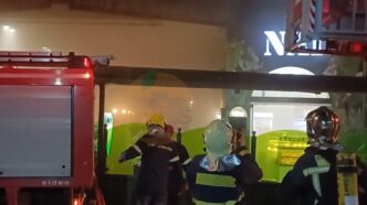 Μεγάλη φωτιά με απεγκλωβισμούς σε υπόγειο καφετέριας στο κέντρο της Αθήνας