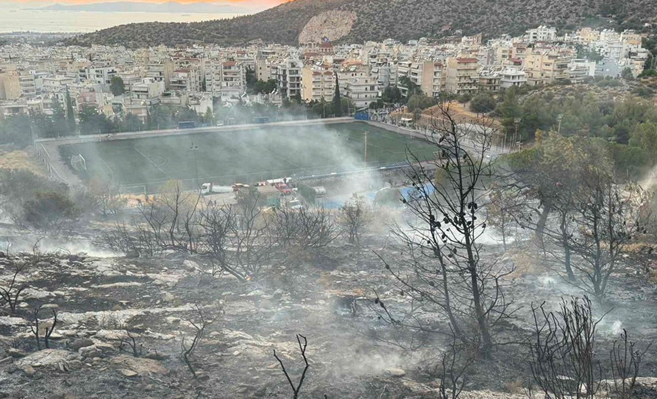 Οριοθετήθηκε η φωτιά στην Τερψιθέα Άνω Γλυφάδας