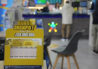 Eurojackpot 30/8/24: Ένας Έλληνας ανάμεσα στους τυχερούς, ένας χτύπησε τα 90 εκ. ευρώ