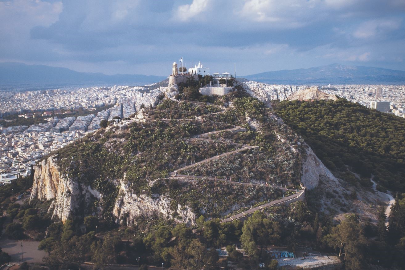 Λυκαβηττός: Απαγόρευση κυκλοφορίας την Κυριακή λόγω υψηλού κινδύνου πυρκαγιάς