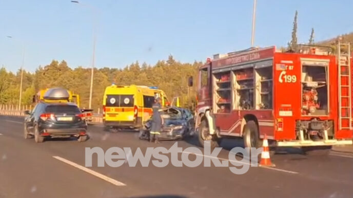 Τροχαίο ατύχημα στη Μαλακάσα μετά από σύγκρουση οχημάτων