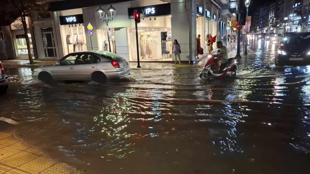 Ισχυρή βροχόπτωση στον Βόλο