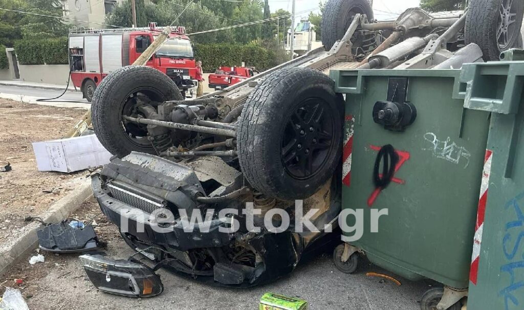 Αρτέμιδα: Συντρίμμια έγινε Ι.Χ. που συγκρούστηκε με κολώνα του ΔΕΔΔΗΕ 