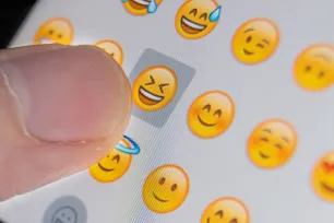 Ποια είναι τα 8 νέα emoji που έρχονται στα smartphones