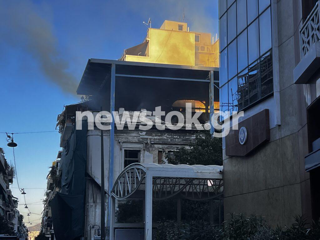 Φωτιά σε εγκαταλελειμμένο κτίριο στην Πατησίων