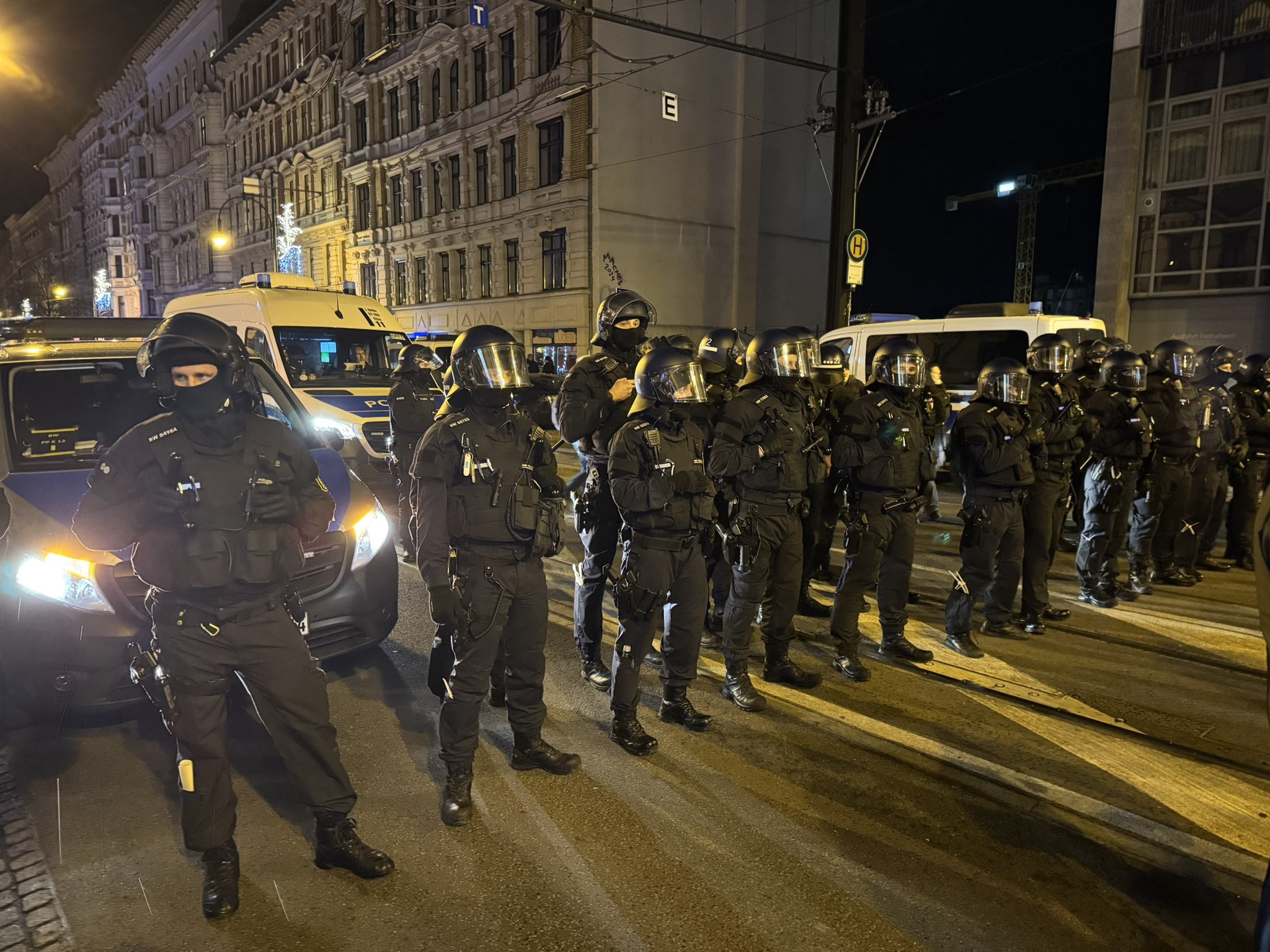 Μακελειό στο Μαγδεμβούργο: Συγκέντρωση ακροδεξιών με παρότρυνση του AfD (Βίντεο)
