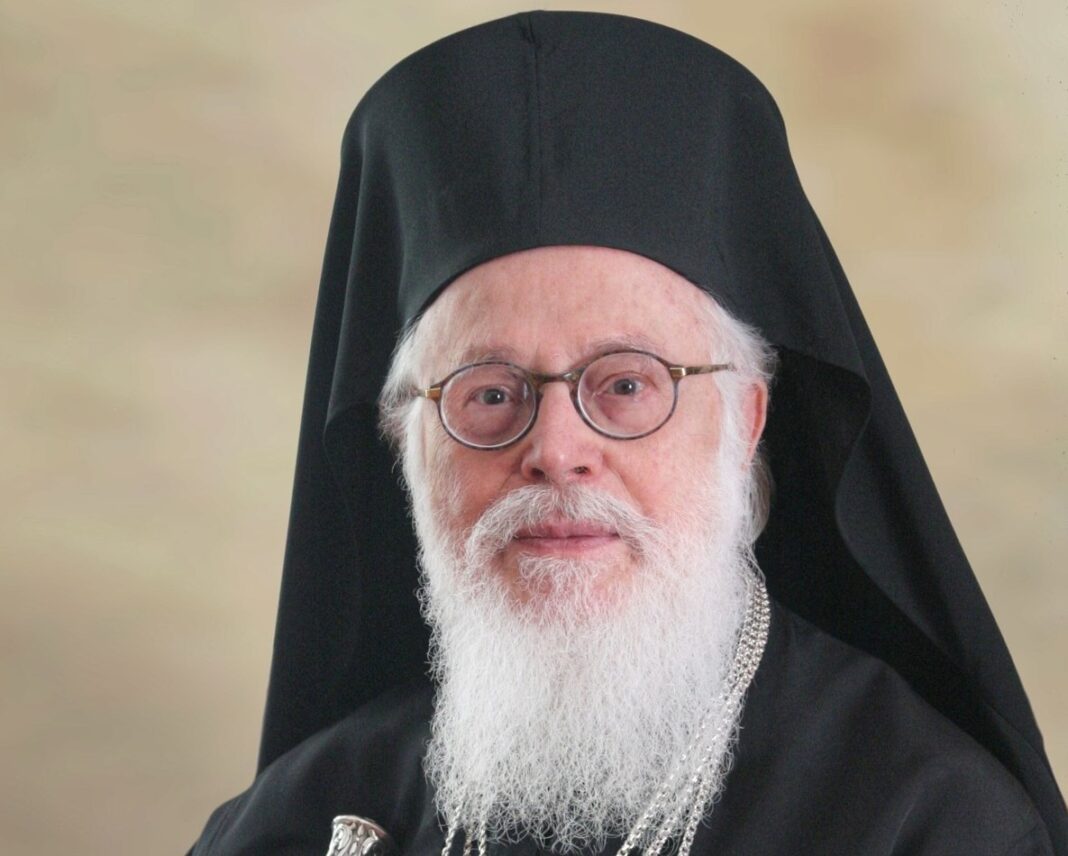 Εκτάκτως στην Αθήνα ο Αρχιεπίσκοπος Αλβανίας με αεροδιακομιδή του ΕΚΑΒ - newstok.gr
