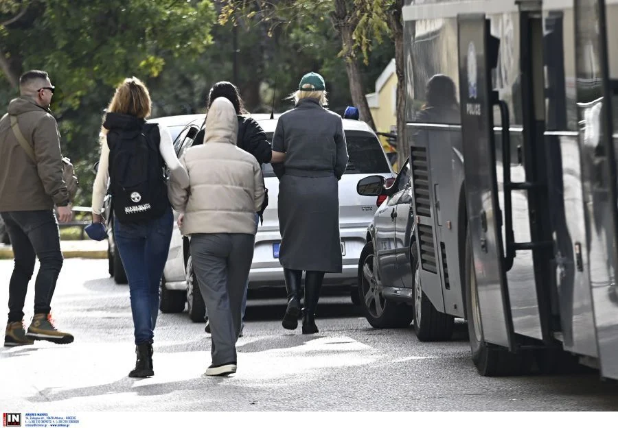 Κύκλωμα προστασίας – δικηγόρος  37χρονης αστυνομικού : «Το ότι κάποιος διαπράττει παράνομες πράξεις, δεν καθιστά αυτόματα και τους γύρω του συνένοχους»