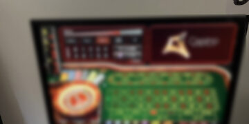 Έφοδος της ΕΛΑΣ σε κατάστημα με παράνομα τυχερά παιχνίδια - Πέντε συλλήψεις