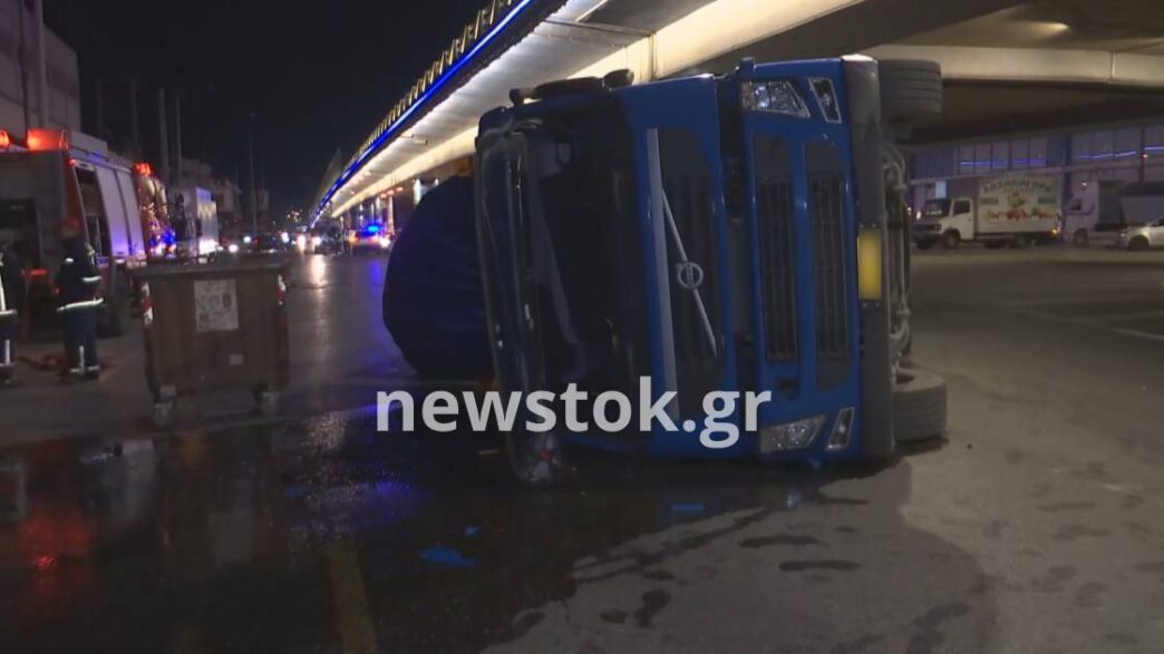 Ανατροπή νταλίκας στον Κηφισό