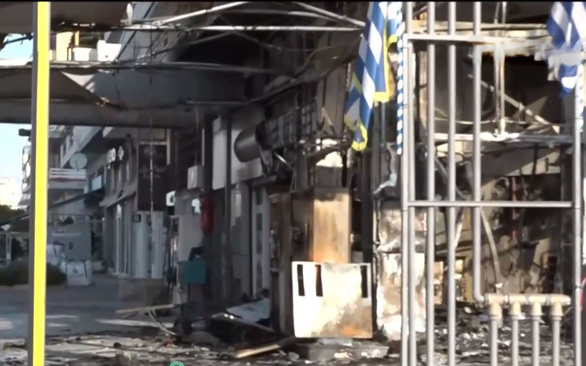 Εμπρησμός σε βενζινάδικο στην Αργυρούπολη – Ολοσχερής καταστροφή και εκκένωση πολυκατοικίας