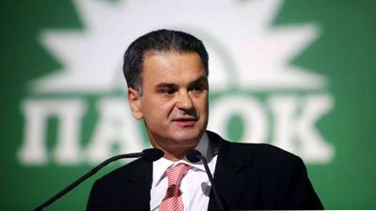 ΠΑΣΟΚ: Αποχώρησε ο πρώην υπουργός Σωκράτης Ξυνίδης