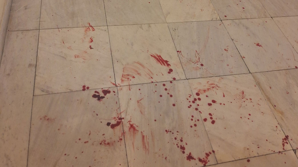 Εισβολή κουκουλοφόρων στη Νομική Αθηνών