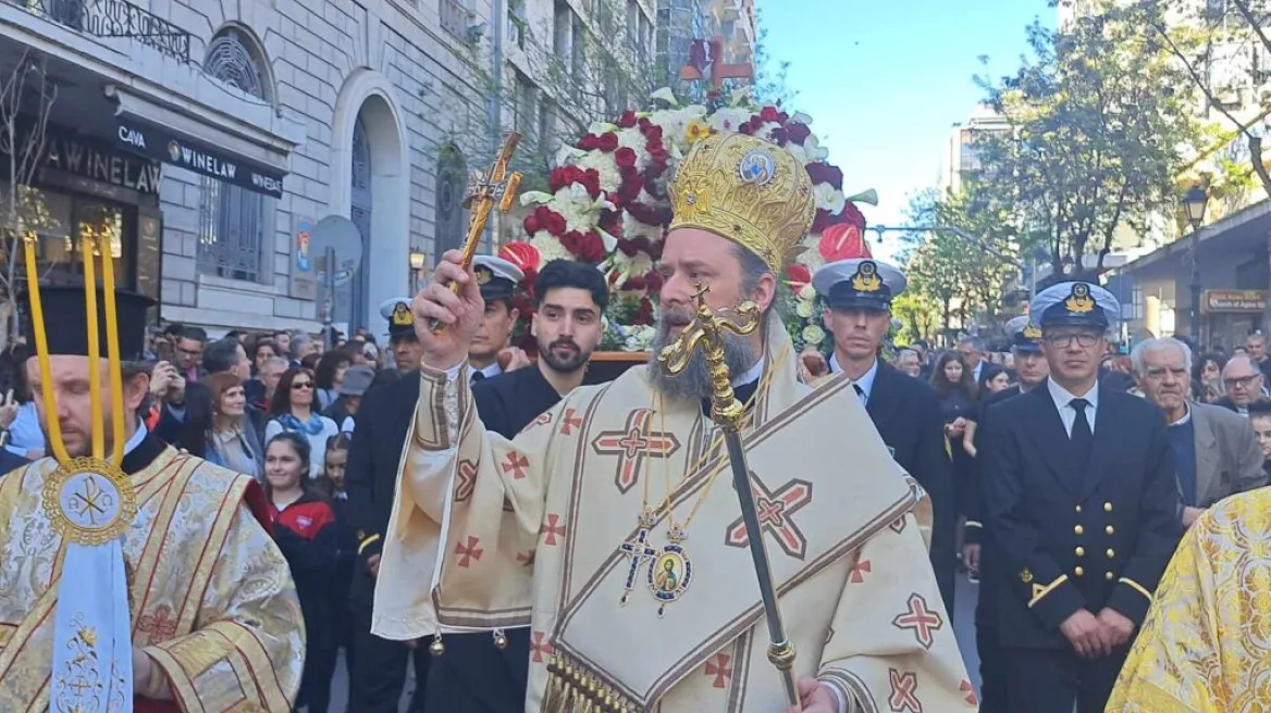 Θεσσαλονίκη: Συγκίνηση στην περιφορά του «Επιταφίου των Εμπόρων»