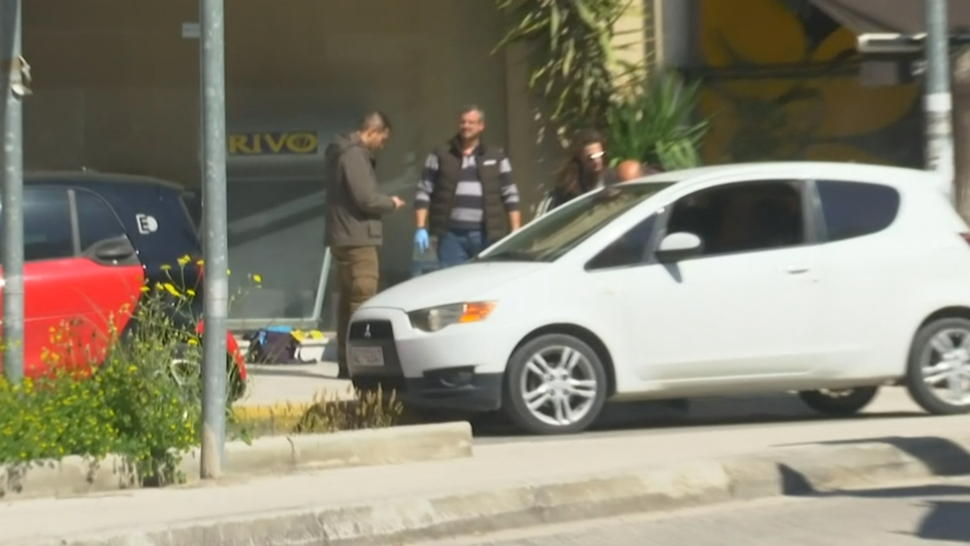 Ένοπλος εισέβαλε σε τράπεζα στην Πάτρα με δύο όπλα
