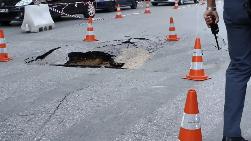 Καθίζηση στη λεωφόρο Μεγάλου Αλεξάνδρου