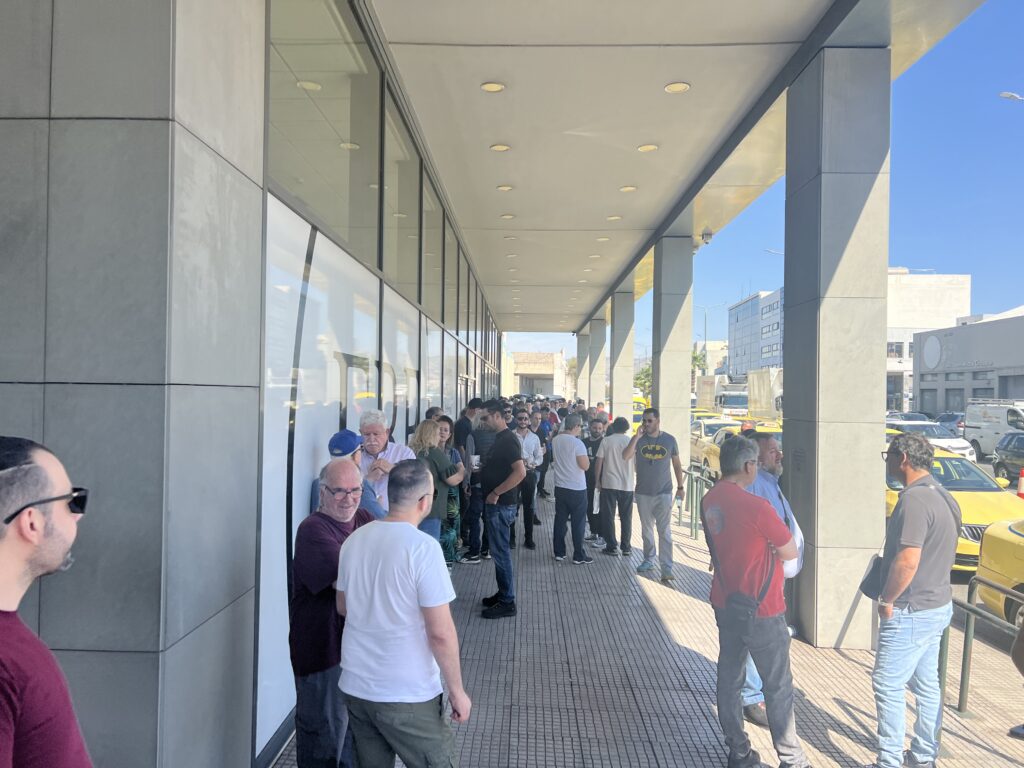 ΑΠΕΡΓΙΑ ΤΑΞΙ: Ξεκίνησε η πορεία προς το υπουργείο μεταφορών (ΕΙΚΟΝΕΣ - ΒΙΝΤΕΟ) 9 ΑΠΕΡΓΙΑ ΤΑΞΙ: Ξεκίνησε η πορεία προς το υπουργείο μεταφορών (ΕΙΚΟΝΕΣ - ΒΙΝΤΕΟ)