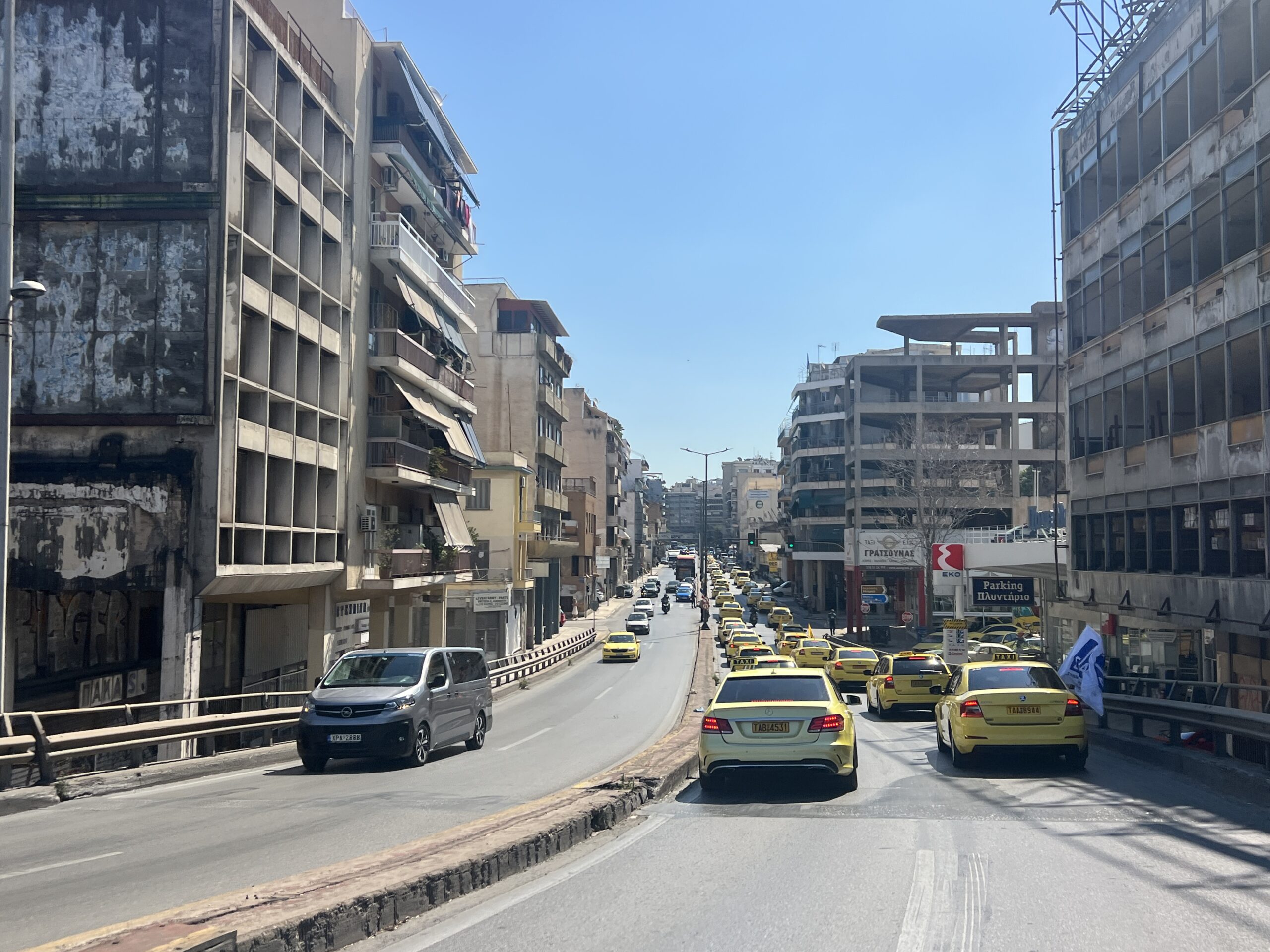 ΑΠΕΡΓΙΑ ΤΑΞΙ: Ξεκίνησε η πορεία προς το υπουργείο μεταφορών (ΕΙΚΟΝΕΣ - ΒΙΝΤΕΟ) - newstok.gr