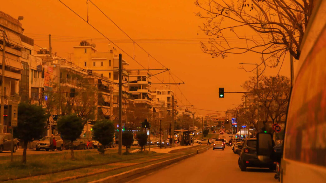 «Καυτή» εισβολή με αφρικανική σκόνη και υψηλές θερμοκρασίες