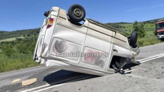 Ανατροπή βαν στην Αταλάντη: Δύο τραυματίες σε τροχαίο