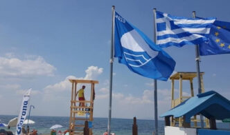 Εκτός «Γαλάζιας σημαίας» δύο γνωστές παραλίες της Αττικής το 2025