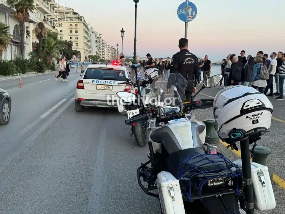 Θεσσαλονίκη: Άνδρας απειλεί να πέσει από τον 5ο όροφο 5 Θεσσαλονίκη: Άνδρας απειλεί να πέσει από τον 5ο όροφο