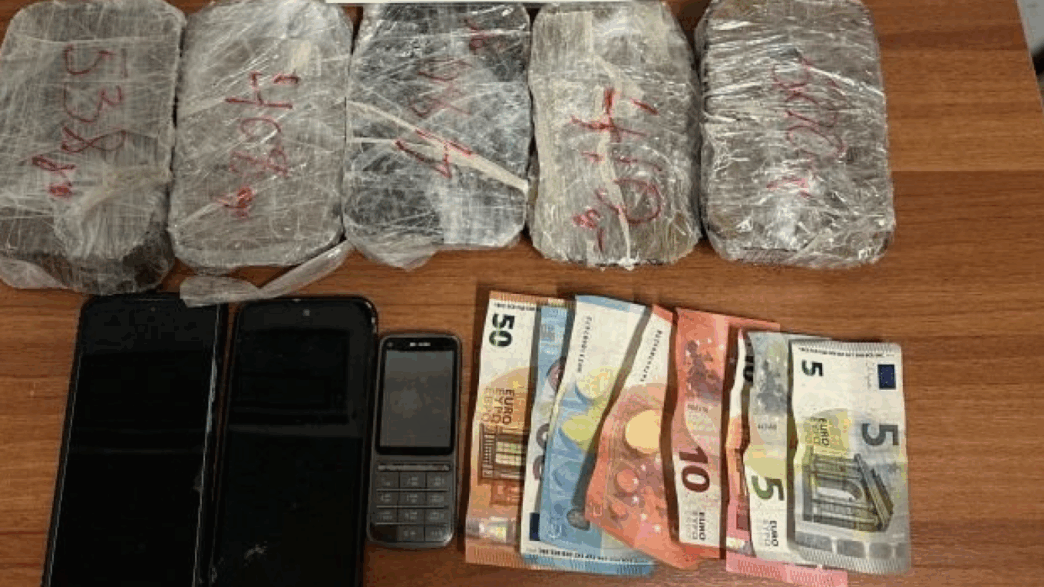 Σύλληψη αλλοδαπών από το λιμενικό για ναρκωτικά στην Αττική