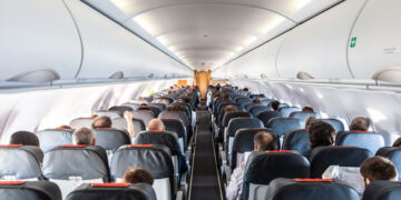 Εκτός ελέγχου επιβάτης «κατεβάζει» πτήση στη Θεσσαλονίκη