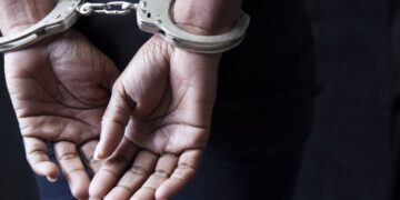 Σύλληψη γυναίκας στην Αθήνα για απάτες με «μαϊμού» ταξίδια