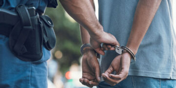 24χρονος αλλοδαπός συνελήφθη για κλοπές