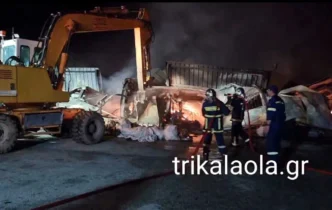 Πύρινη κόλαση σε εργοστάσιο ξυλείας στο Μεγαλοχώρι Τρικάλων