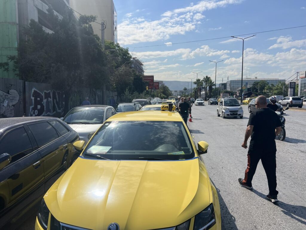 ΣΑΤΑ: Απεργία των ταξί-Εικόνες και Βίντεο 8 ΣΑΤΑ: Απεργία των ταξί-Εικόνες και Βίντεο