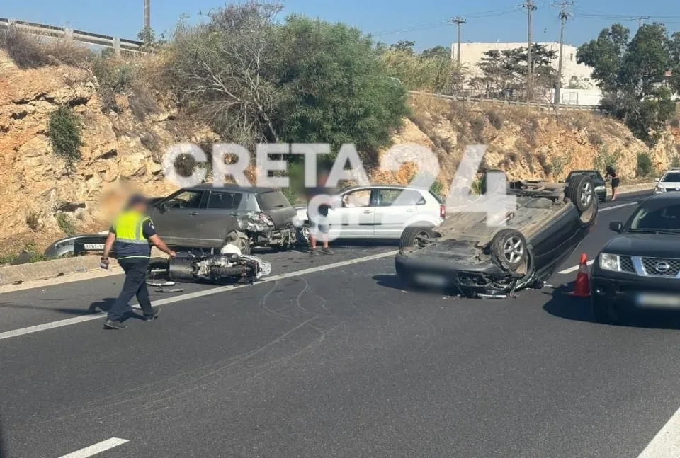 Ηράκλειο Κρήτης: Καραμπόλα 5 οχημάτων– 2 τραυματίες 8 Ηράκλειο Κρήτης: Καραμπόλα 5 οχημάτων– 2 τραυματίες