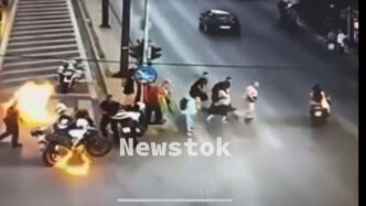 Επίθεση με μολότοφ κατά αστυνομικών της ΔΙ.ΑΣ. στο κέντρο της Αθήνας