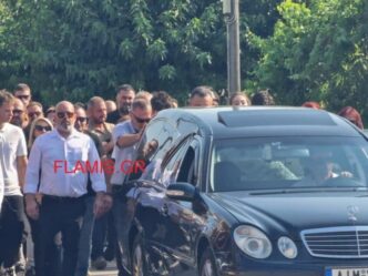 Συγκλονίζει το τελευταίο «αντίο» στον 14χρονο Σπύρο