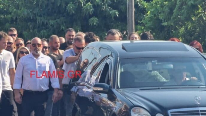 Συγκλονίζει το τελευταίο «αντίο» στον 14χρονο Σπύρο