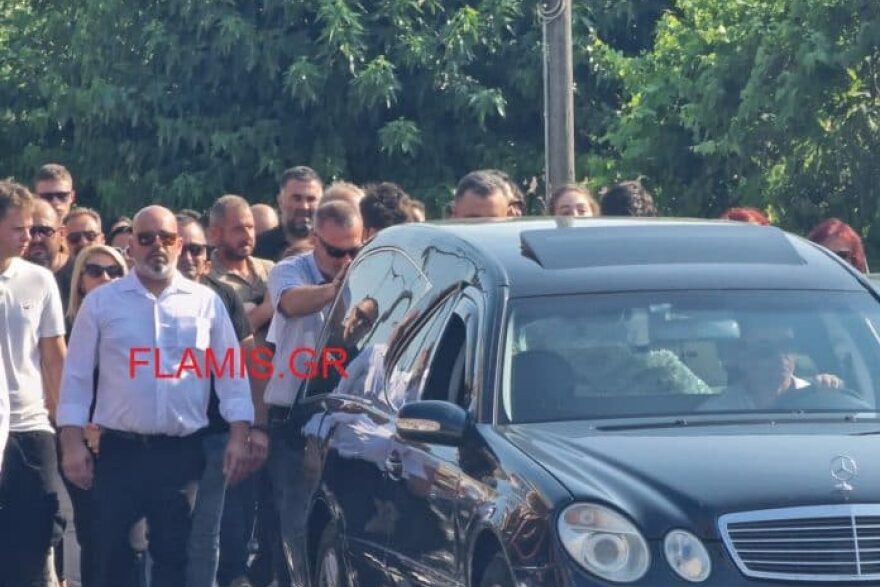 Συγκλονίζει το τελευταίο «αντίο» στον 14χρονο Σπύρο