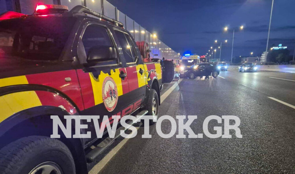 Τροχαίο ατύχημα στην Εθνική Οδό στο ύψος της Βαρυμπόμπης (ΦΩΤΟ)